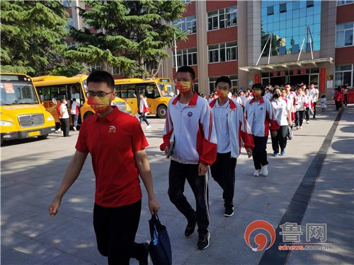 萊西:交運為2500名高考生提供交通保障 萊西:交運為2500名高考生提供交通保障