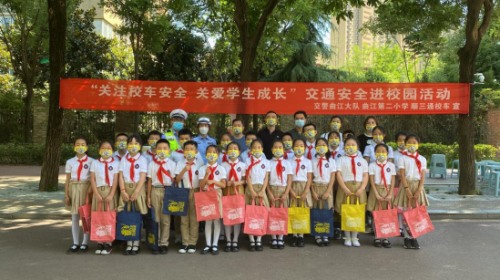 關注校車安全,關愛學生成長 image.png