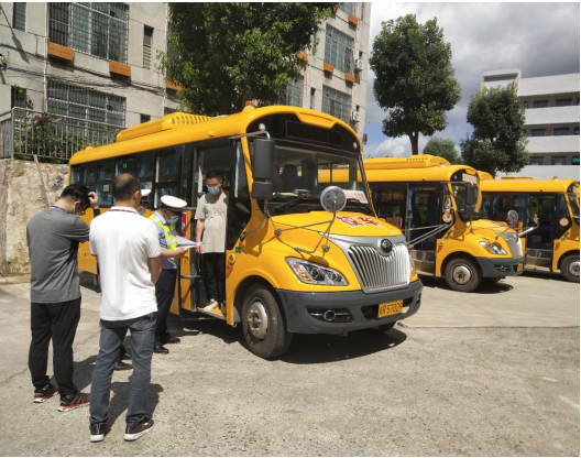 確保學(xué)生上下學(xué)交通安全!連州多部門聯(lián)合開展校車安全專項檢查 確保學(xué)生上下學(xué)交通安全!連州多部門聯(lián)合開展校車安全專項檢查