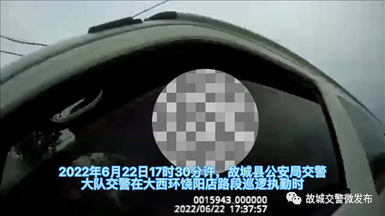 衡水1黑校車超載拉了一車孩子,連校車標牌都沒有! 衡水1黑校車超載拉了一車孩子,連校車標牌都沒有!