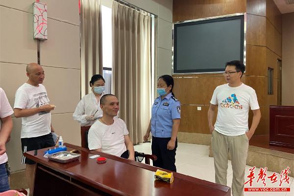 衡陽高新區(qū)開展校車駕駛員禁毒知識培訓(xùn)暨涉毒毛發(fā)檢測篩查工作/ 15.4.jpg