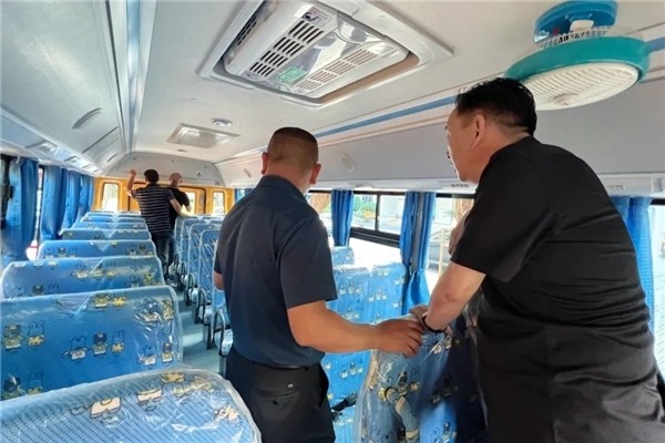 一起向未來(lái)丨歐輝校車筑夢(mèng)護(hù)航,助力華東區(qū)域孩童健康出行 一起向未來(lái)丨歐輝校車筑夢(mèng)護(hù)航,助力華東區(qū)域孩童健康出行