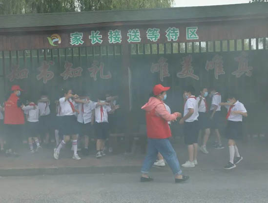 蕭山浦陽鎮中心小學開展校車突發情況應急疏散演練/ 蕭山浦陽鎮中心小學開展校車突發情況應急疏散演練