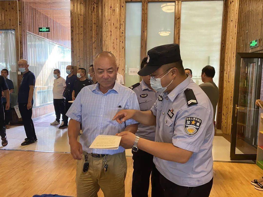 專項(xiàng)治理 | 嚴(yán)把校車安全關(guān)，突擊尿檢防毒駕