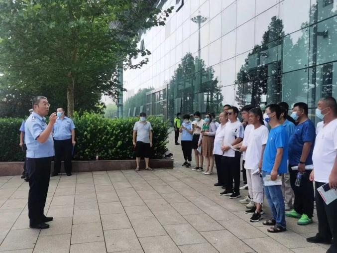 源頭監管 | 運河區教育體育局聯合滄州交警對校車進行安全檢查