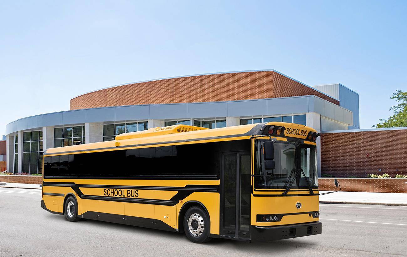 比亞迪打造的洛杉磯校車，外觀很霸氣，續航250公里，84座