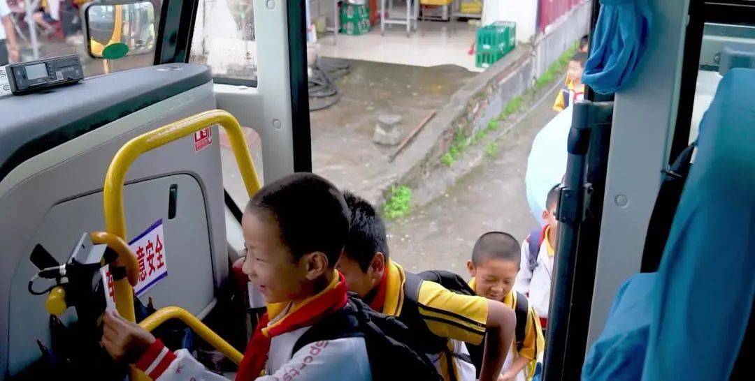 宇通校車進山村：連通大山的連心校車