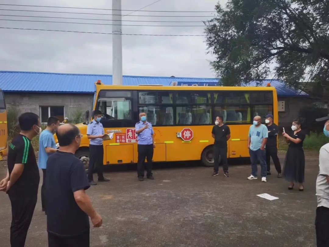 護航開學季 | 經開大隊開展校車安全大檢查