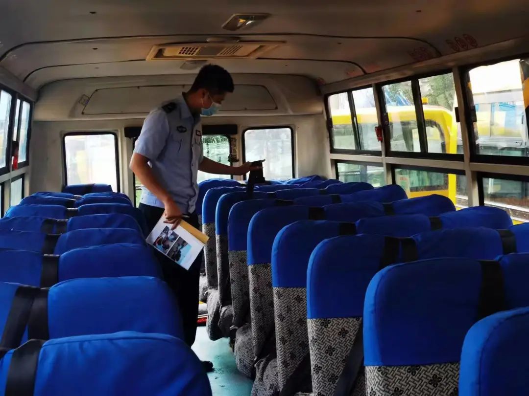 護航開學季 | 經開大隊開展校車安全大檢查