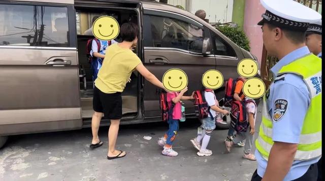 「百日行動·打擊」饒平一嚴重超員“黑校車”駕駛員被依法立案偵查! 【百日行動·打擊】饒平一嚴重超員“黑校車”駕駛員被依法立案偵查!