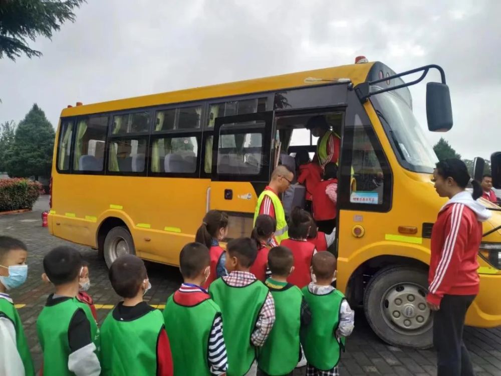 安全演練‖校車安全常演練 平安出行永相伴 安全演練‖校車安全常演練 平安出行永相伴