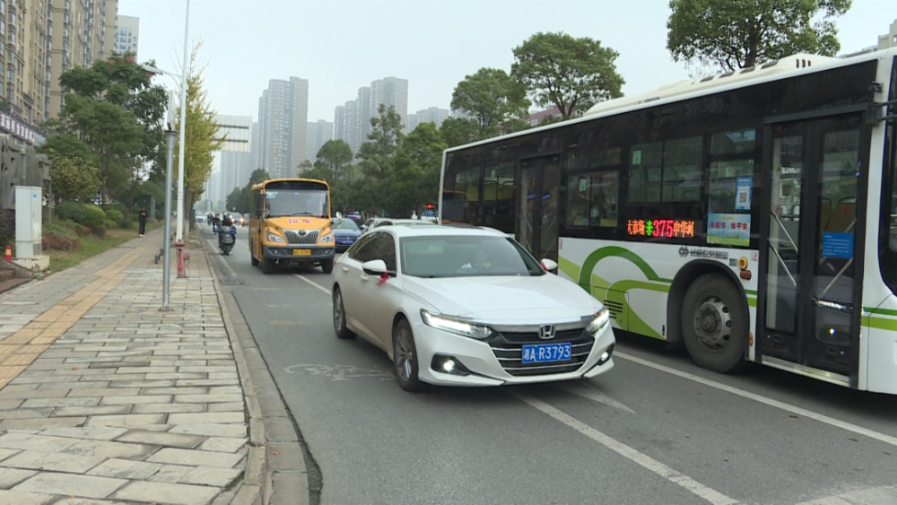 校車整治專項行動 為孩子撐起安全“保護傘” 校車整治專項行動 為孩子撐起安全“保護傘”