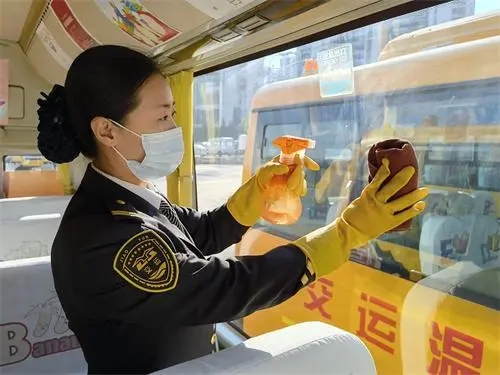 全力保障學生乘車安全!青島溫馨校車公司多舉措應對寒潮天氣 全力保障學生乘車安全!青島溫馨校車公司多舉措應對寒潮天氣