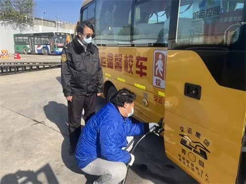 全力保障學生乘車安全!青島溫馨校車公司多舉措應對寒潮天氣 全力保障學生乘車安全!青島溫馨校車公司多舉措應對寒潮天氣
