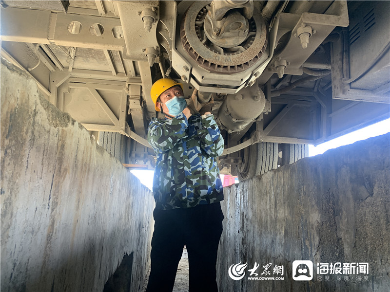 青島西海岸溫馨校車全面檢查車輛 為新學期順利開學做足準備 青島西海岸溫馨校車全面檢查車輛 為新學期順利開學做足準備