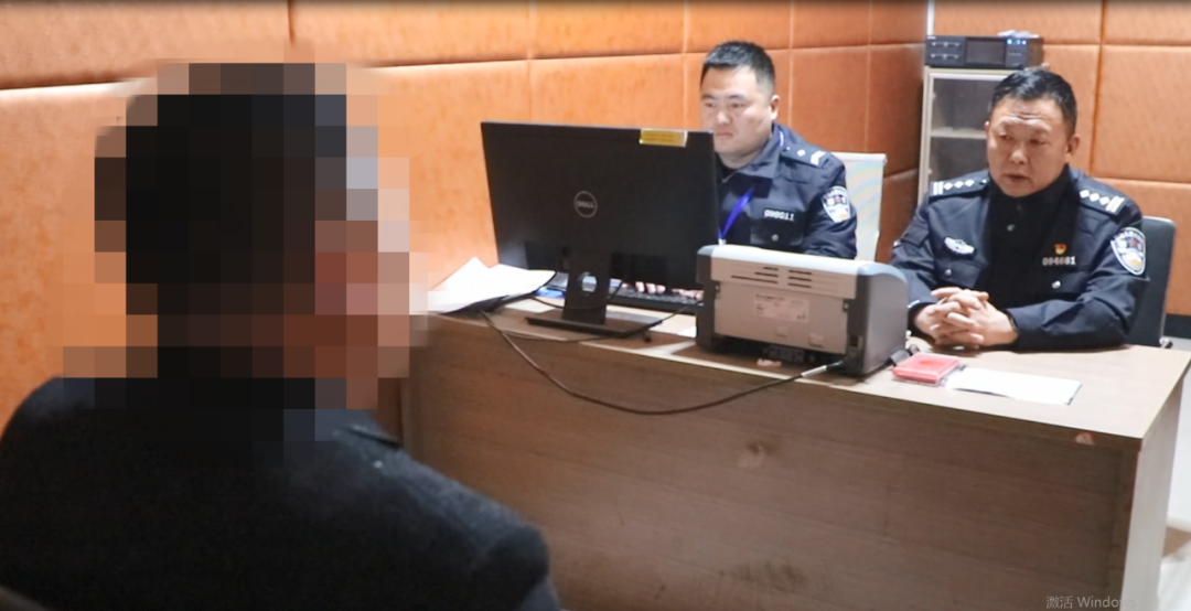 嚴(yán)懲!這個“黑校車”司機(jī)被警方刑事立案!學(xué)校亦被罰! 嚴(yán)懲!這個“黑校車”司機(jī)被警方刑事立案!學(xué)校亦被罰!