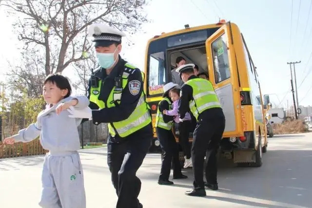 看孩子們多開心,這才是春天該有的樣子|春季守護(hù)行動(dòng) 看孩子們多開心,這才是春天該有的樣子|春季守護(hù)行動(dòng)