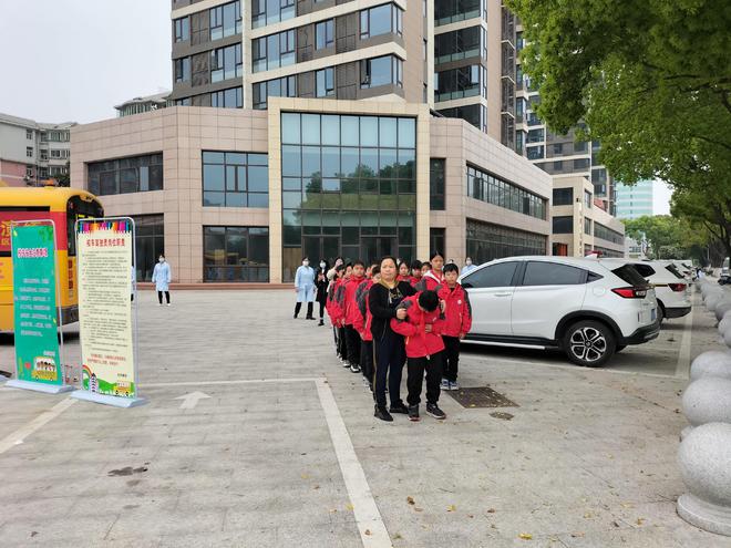 打造平安校園!2023年鄂城區校車安全應急演練成功舉行 打造平安校園!2023年鄂城區校車安全應急演練成功舉行