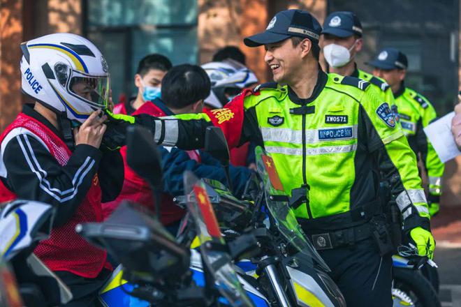 【豫筑平安】護校安園,河南交警在行動! 【豫筑平安】護校安園,河南交警在行動!