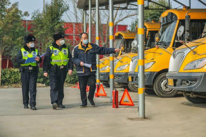 【豫筑平安】護校安園,河南交警在行動! 【豫筑平安】護校安園,河南交警在行動!