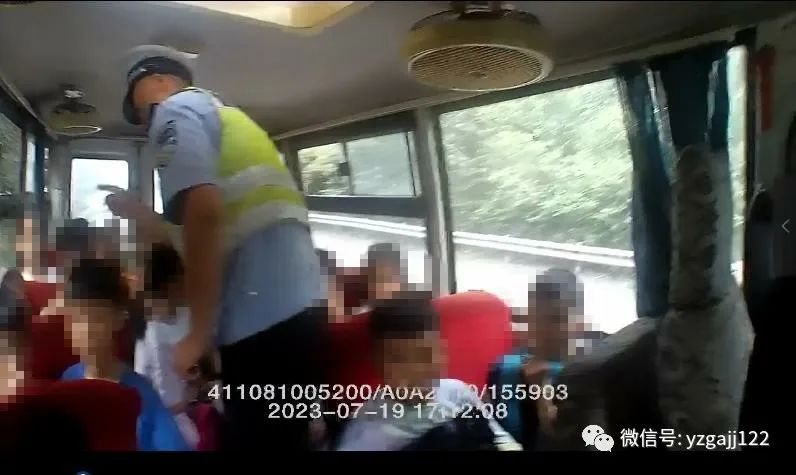 夏季行動 | 零容忍!校車超員“駛”不得 別拿孩子安全開玩笑 圖片