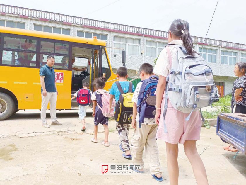 上學路上,一個孩子都不能少 上學路上,一個孩子都不能少