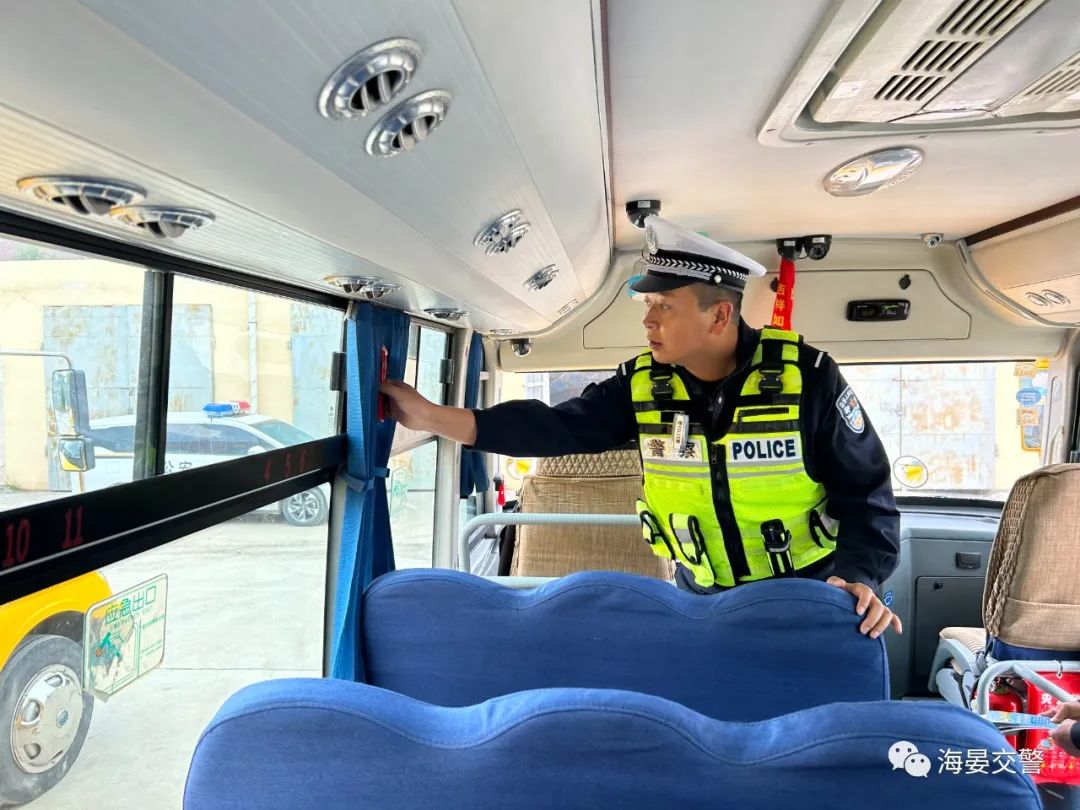 平安海北建設 | 海北交警深入轄區中小學開展節前校車安全檢查活動 圖片