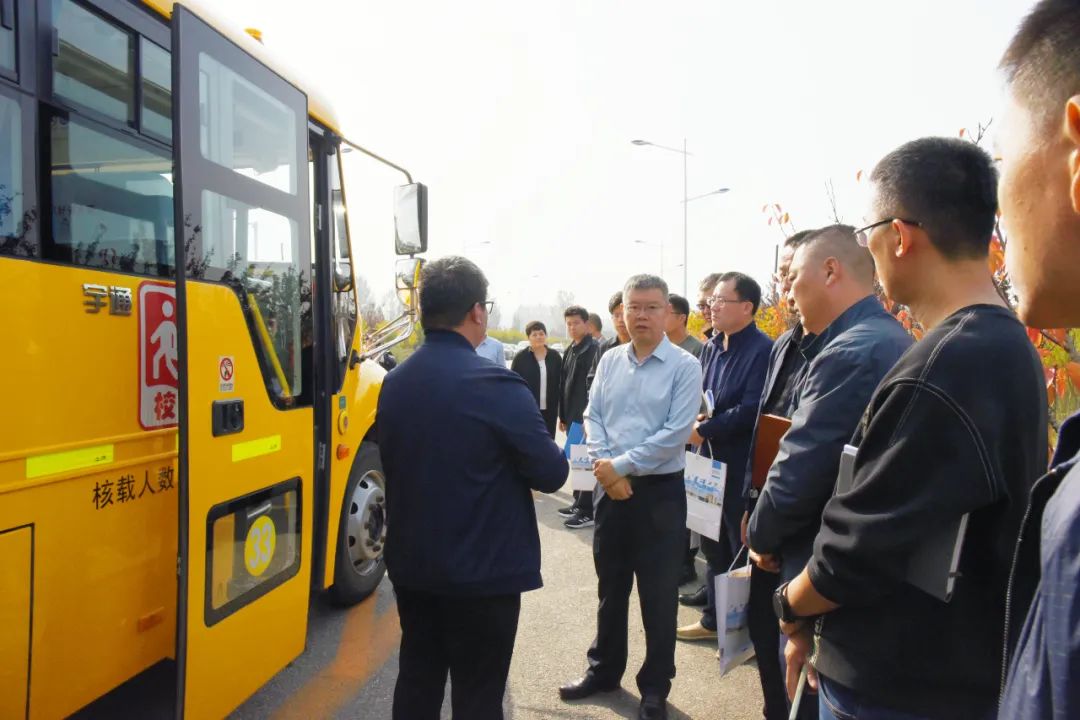 煙臺市校車安全事故應(yīng)急處置演練觀摩活動在我區(qū)舉辦/ 圖片