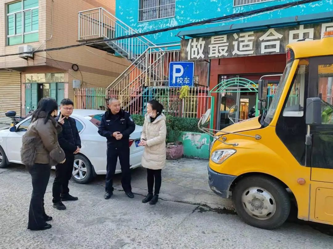 惠安縣開展2023年校車交通安全“雙隨機(jī)、一公開”跨部門聯(lián)合抽查 圖片