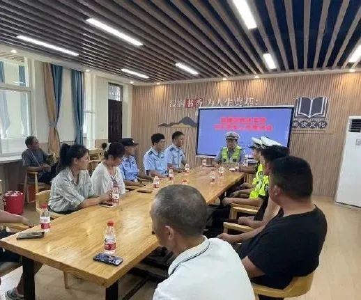 開學(xué)季 | 校車安全大檢查 筑牢平安上學(xué)路! 圖片