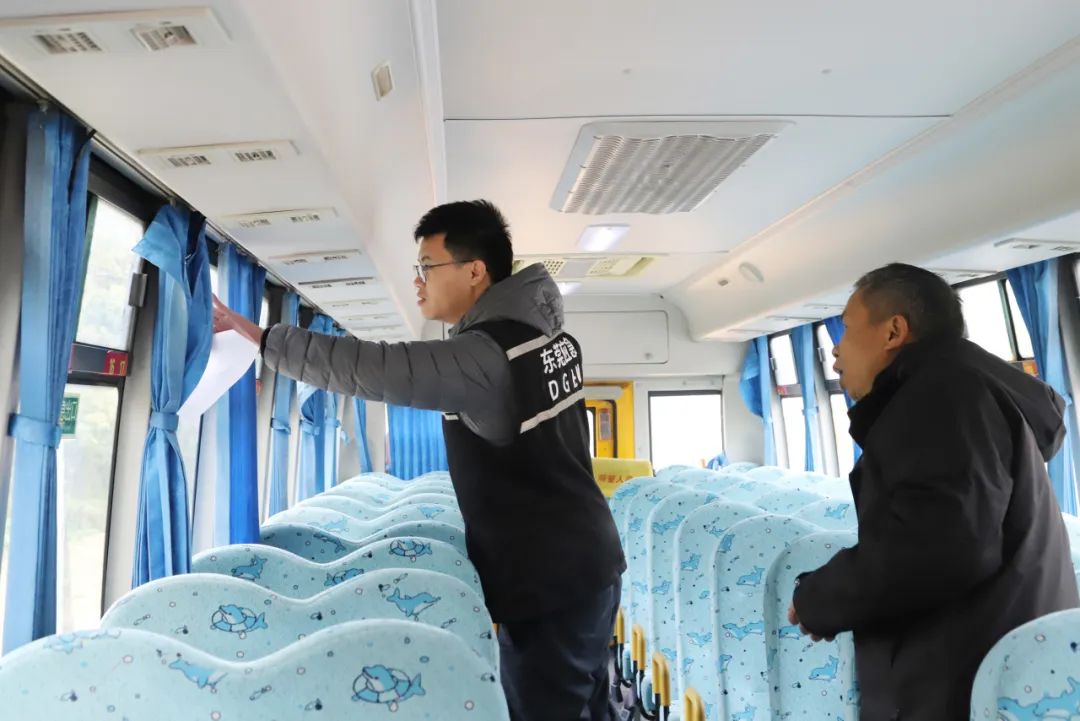 謝崗鎮嚴把校車安全關 守護上學平安路 圖片