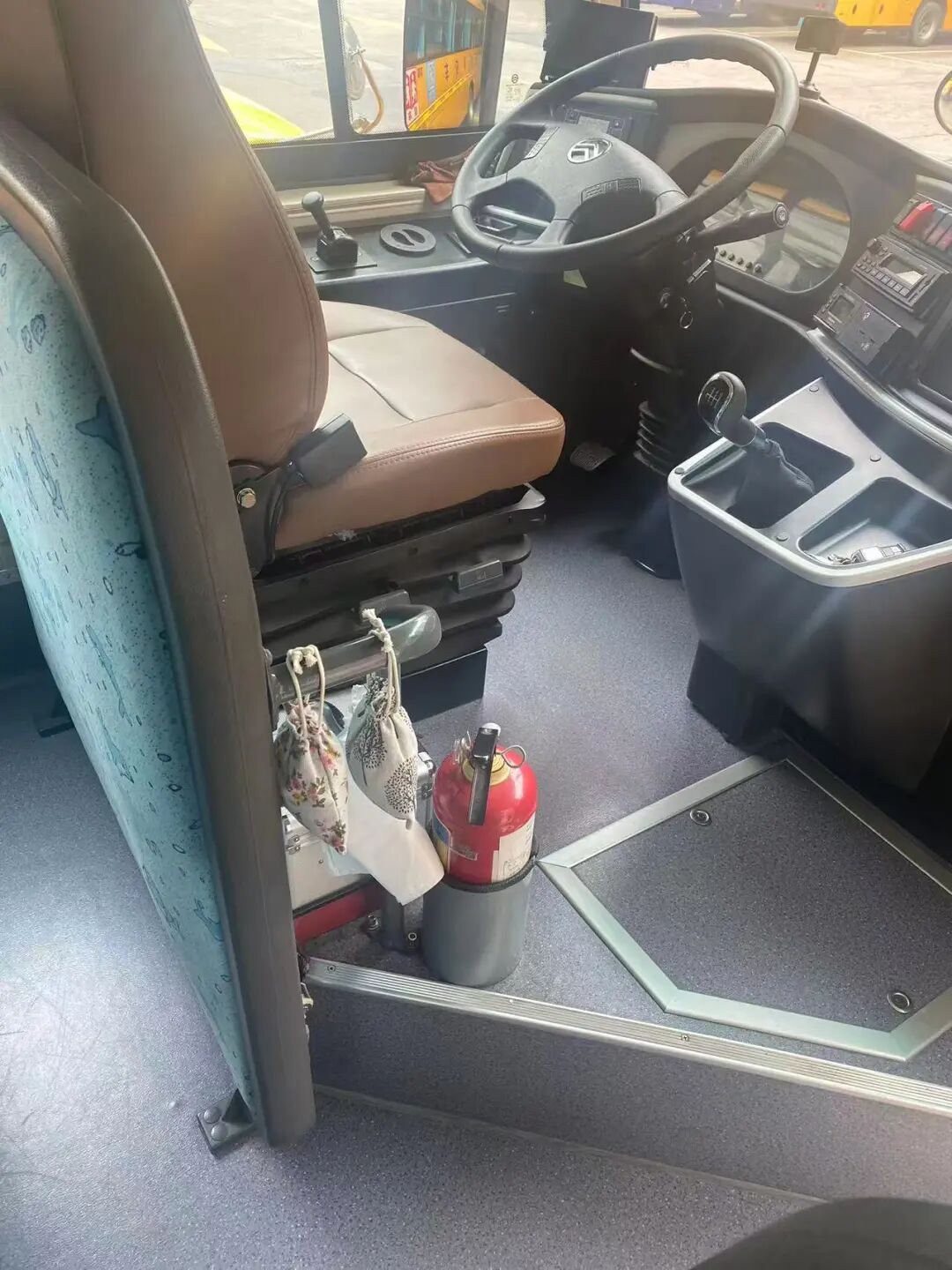 新學期,佛汽校車準備好了! 新學期,佛汽校車準備好了!