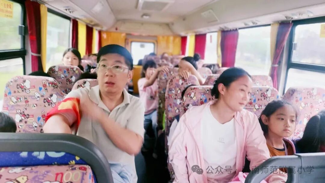 筑牢出行安全屏障 守護學子平安上學路——淮師附小山南校區多舉措強化校車安全管理 筑牢出行安全屏障 守護學子平安上學路——淮師附小山南校區多舉措強化校車安全管理