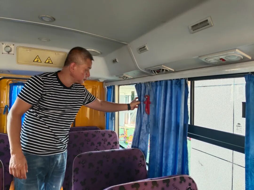 【校車安全】安全乘校車 平安伴我行——榜頭鎮藍天幼兒園校車安全應急演練 【校車安全】安全乘校車 平安伴我行——榜頭鎮藍天幼兒園校車安全應急演練