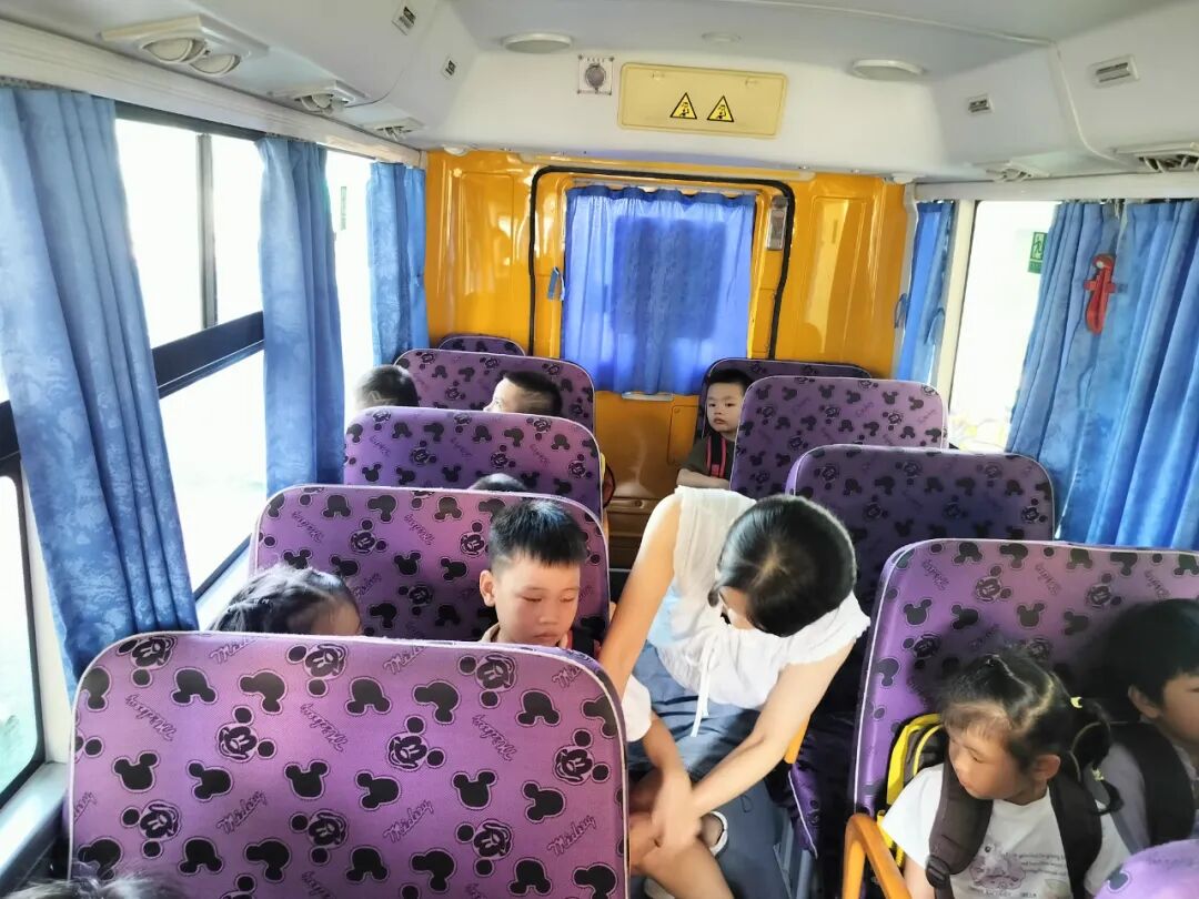 【校車安全】安全乘校車 平安伴我行——榜頭鎮藍天幼兒園校車安全應急演練 【校車安全】安全乘校車 平安伴我行——榜頭鎮藍天幼兒園校車安全應急演練