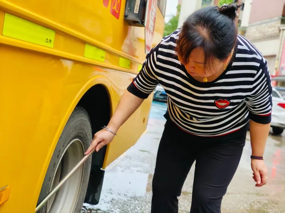 安全乘校車 平安伴我行——濱江泰合幼兒園校車安全應急演練 安全乘校車 平安伴我行——濱江泰合幼兒園校車安全應急演練