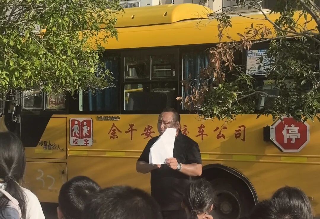 以練筑安全,守護上學路——古埠鎮中心小學開展校車安全應急演練 以練筑安全,守護上學路——古埠鎮中心小學開展校車安全應急演練