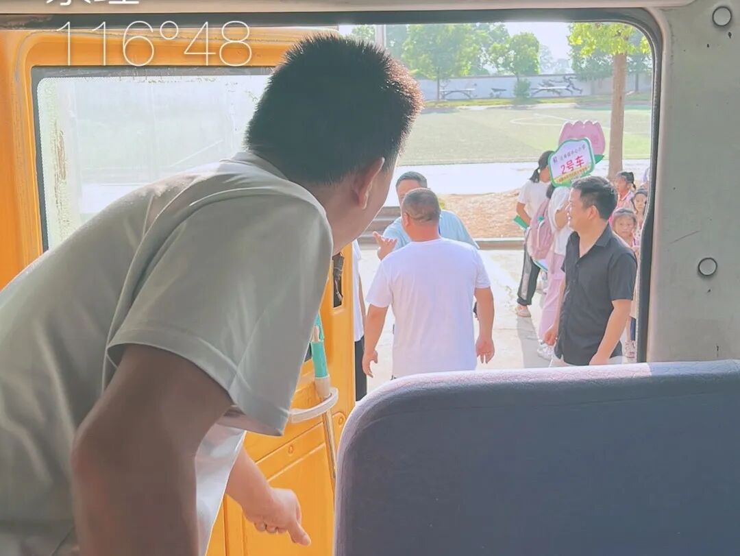 以練筑安全,守護上學路——古埠鎮中心小學開展校車安全應急演練 以練筑安全,守護上學路——古埠鎮中心小學開展校車安全應急演練