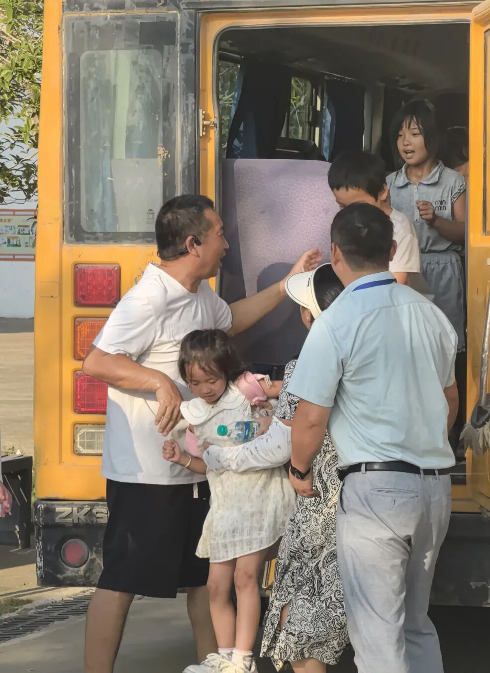 以練筑安全,守護上學路——古埠鎮中心小學開展校車安全應急演練 以練筑安全,守護上學路——古埠鎮中心小學開展校車安全應急演練