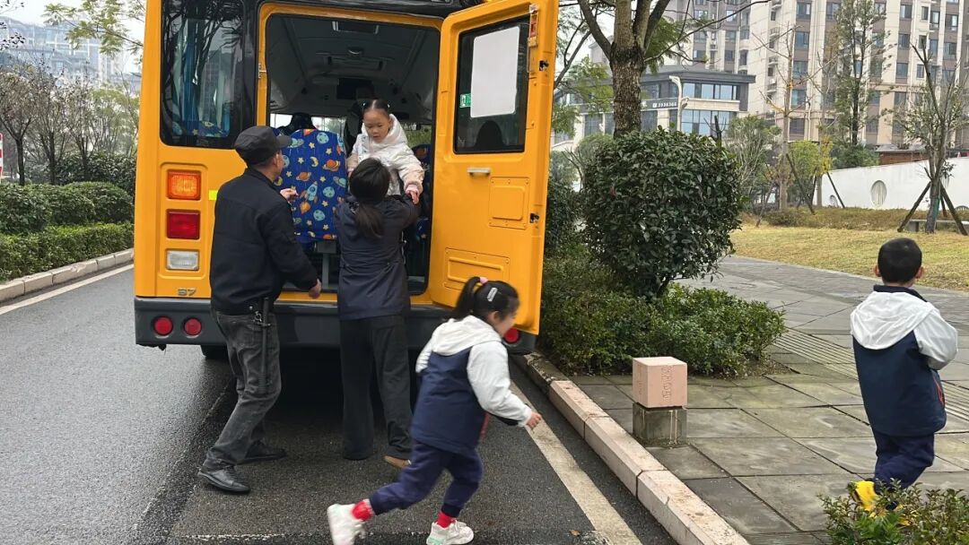 我們的隆橋生活|2025年校車安全應急演練 我們的隆橋生活|2025年校車安全應急演練