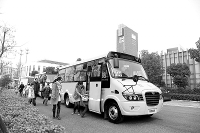 校車(chē)安全：一切為了孩子的健康成長(zhǎng)