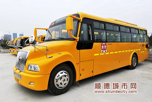 決策有你:明年政府補(bǔ)貼221萬(wàn)買校車? 決策有你:明年政府補(bǔ)貼221萬(wàn)買校車?