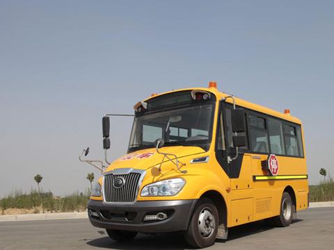 校車：不上“兩會”也應被持續關注