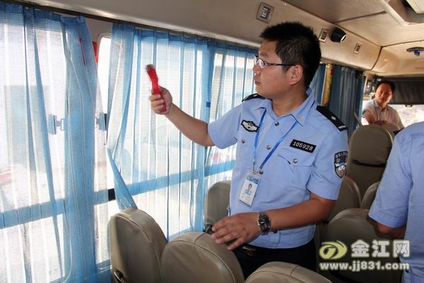 不是所有的幼兒園校車都是“安全校車” 不是所有的幼兒園校車都是“安全校車”