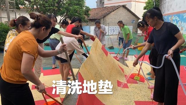 開學前，幼師們給幼兒園大掃除，準備迎接孩子們入園