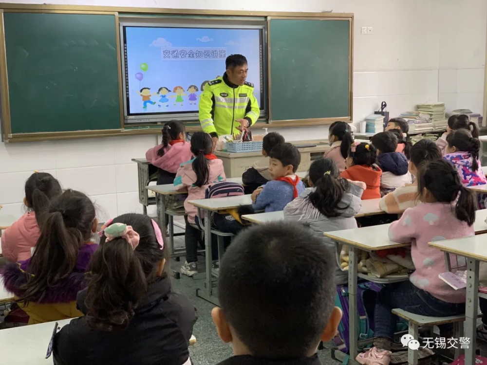 這樣的“黑校車”,你敢讓孩子坐嗎? 這樣的“黑校車”,你敢讓孩子坐嗎?