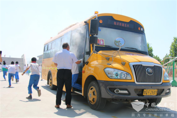 以安全的名義!臨沭統一校車公司的“宇通情結” 以安全的名義!臨沭統一校車公司的“宇通情結”