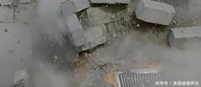 中國(guó)制造厲害了！國(guó)產(chǎn)校車暴力碰撞實(shí)驗(yàn)，家長(zhǎng)看完放心了