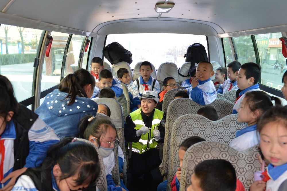 校車安全管理嚴細實/ 校車安全管理嚴細實