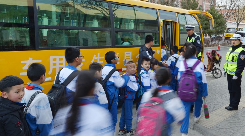 校車安全管理嚴細實/ 校車安全管理嚴細實